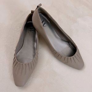 Worthington tan flats/loafers EUC